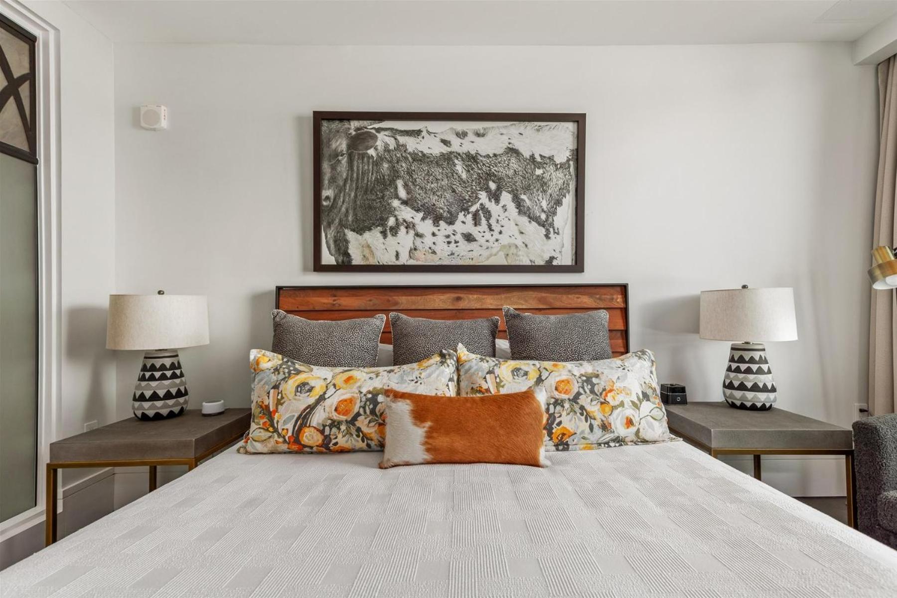 The Views Over Pack Square Park: Luxury Downtown Arras Condo Asheville Exterior photo